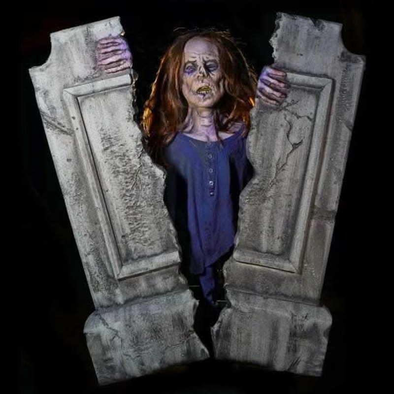 “Cracking Crypt Zombie” Static Graveyard Halloween Prop