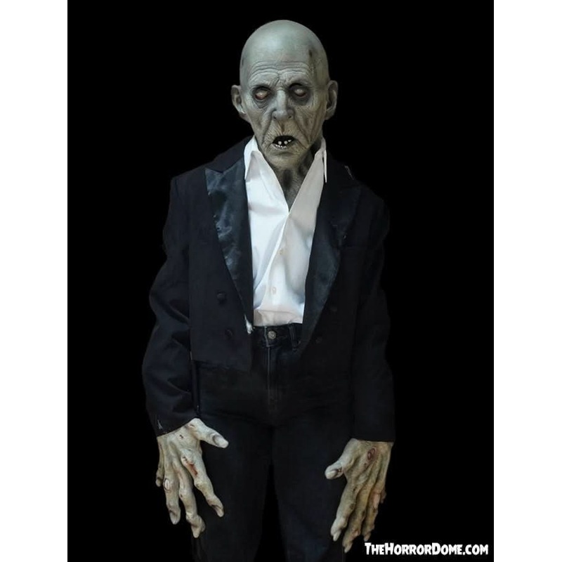 “The InnKeeper” HD Studios Pro Halloween Costume