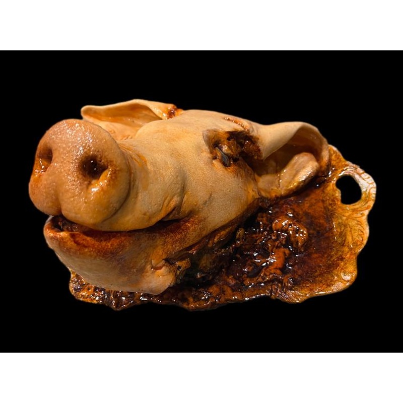 Pig on Tray Halloween Prop