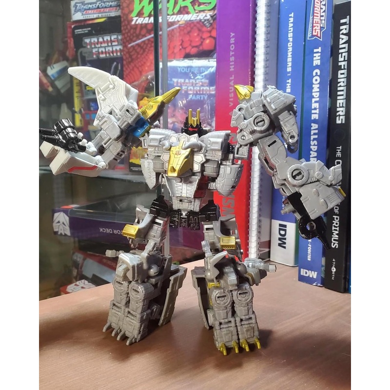 Transformers Legacy Evolution Core Class Volcanicus Pack