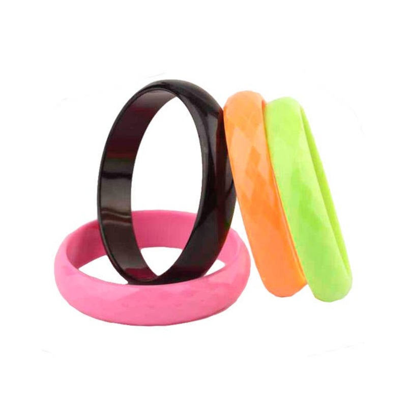 80s Bangle Bracelets – Set of 4